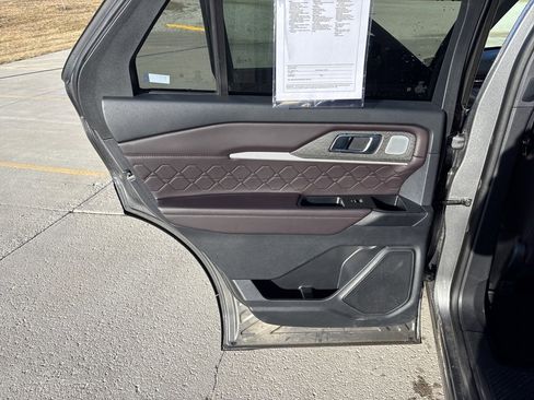 Used 2025 Ford Explorer Platinum w/ LUX Leather Package image 26