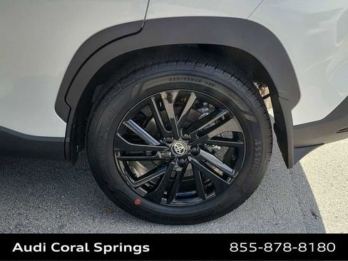 Used 2026 Toyota Corolla Cross XSE w/ Convenience Package image 16