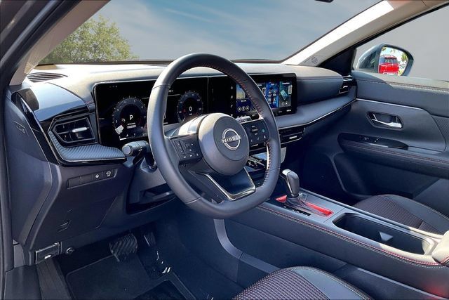 Certified 2026 Nissan Kicks SR FWD image 17