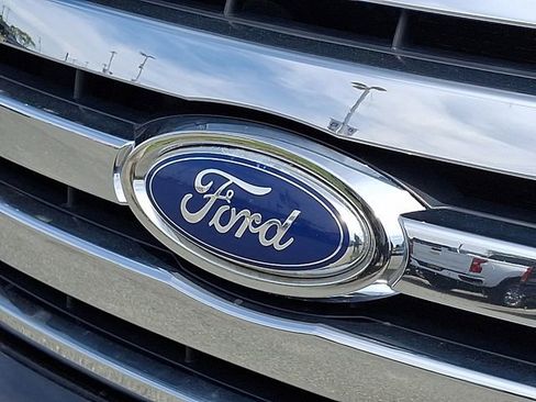 Used 2010 Ford F150 XLT image 26