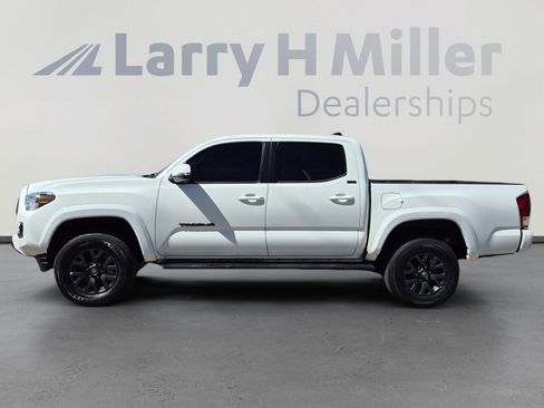 Used 2023 Toyota Tacoma SR5 w/ Technology Package AWD/4WD image 2