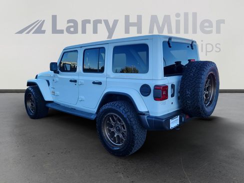 Used 2020 Jeep Wrangler Unlimited Sahara image 4