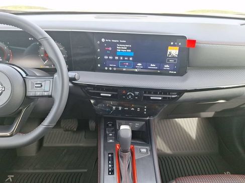 New 2026 Nissan Kicks SR FWD image 17