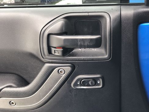 Used 2015 Jeep Wrangler Unlimited Sport w/ Quick Order Package 24S image 12