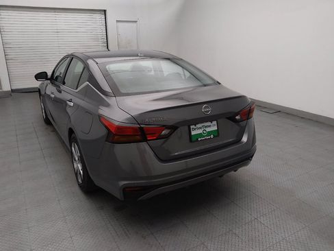 Used 2025 Nissan Altima 2.5 S FWD image 6