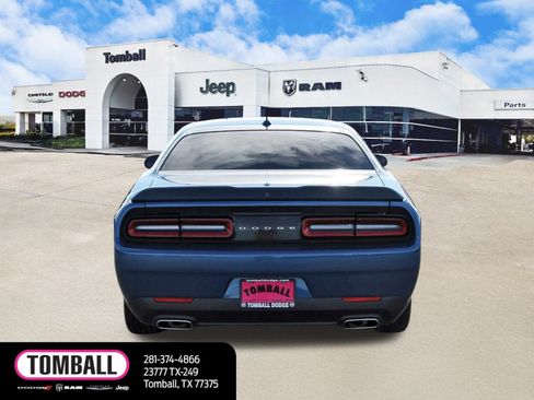 Used 2020 Dodge Challenger SXT w/ Driver Convenience Group image 6