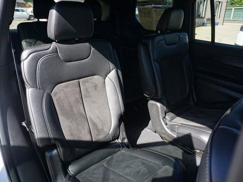 Used 2024 Jeep Grand Cherokee L Altitude AWD/4WD image 28