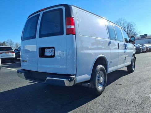 Used 2024 Chevrolet Express 2500 w/ Driver Convenience Package image 12