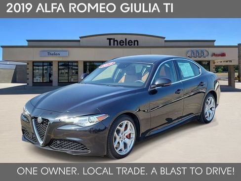 Used 2019 Alfa Romeo Giulia Ti RWD image 2