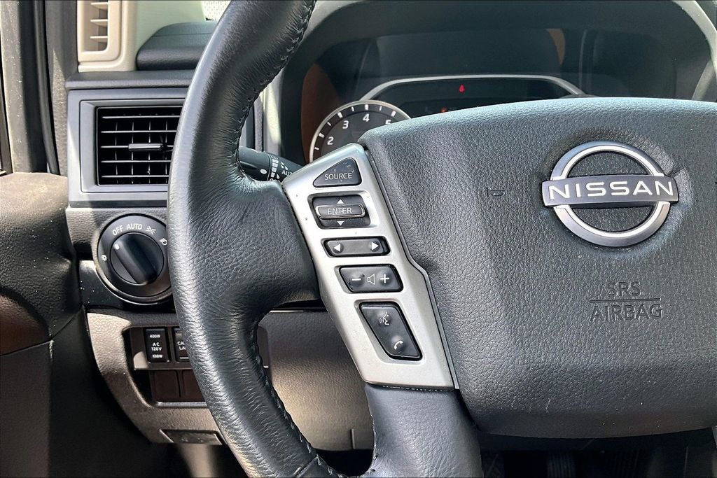 Used 2024 Nissan Titan SV w/ SV Convenience Package AWD/4WD image 11