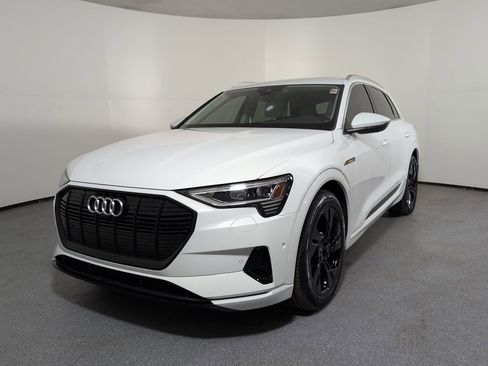 Certified 2021 Audi e-tron Premium Plus w/ Premium Plus Package image 25