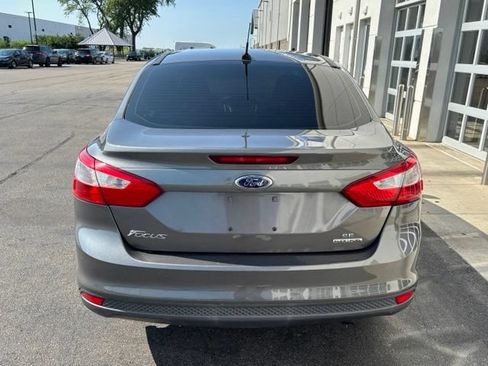 Used 2014 Ford Focus SE FWD image 4