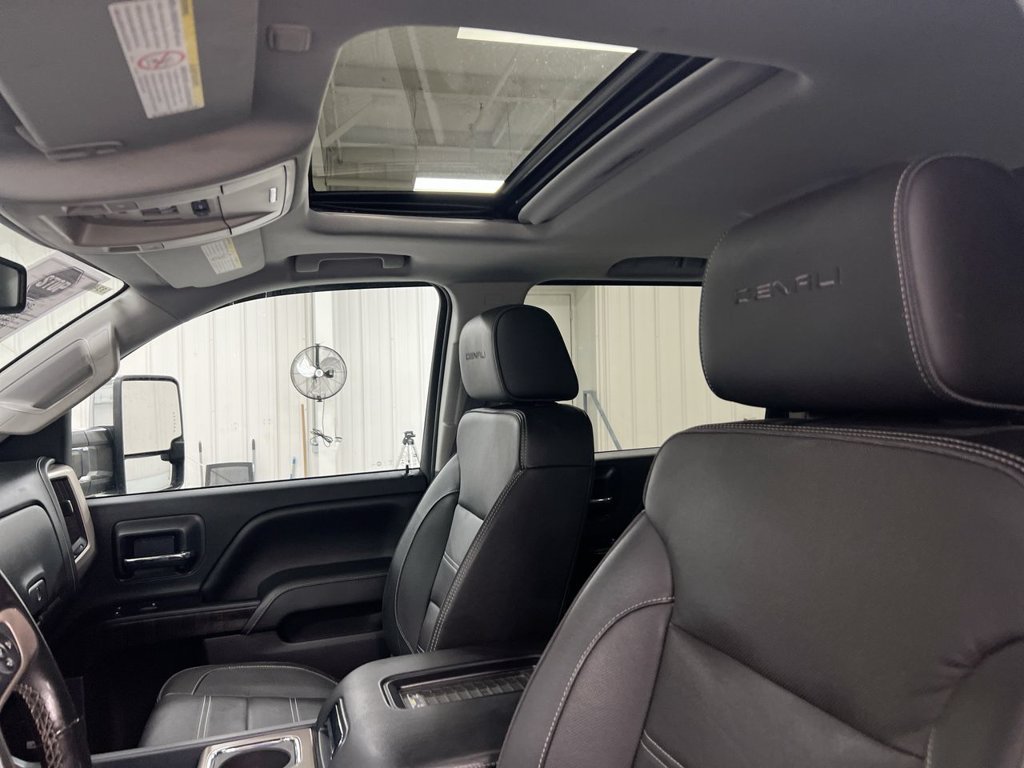Used 2016 GMC Sierra 2500 Denali w/ Duramax Plus Package AWD/4WD image 18