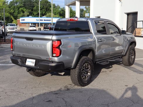 Used 2024 Chevrolet Colorado ZR2 w/ ZR2 Convenience Package III AWD/4WD image 10
