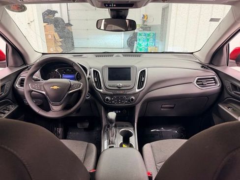 Used 2024 Chevrolet Equinox LT image 18