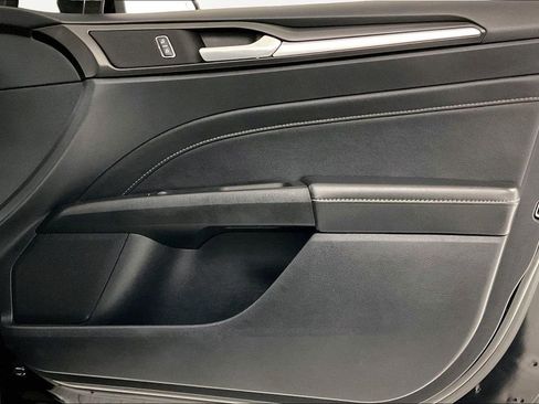 Used 2020 Ford Fusion Titanium AWD/4WD image 23