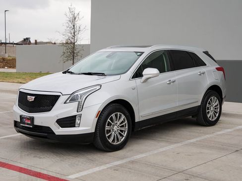 Used 2017 Cadillac XT5 Luxury w/ Driver Awareness Package FWD image 4