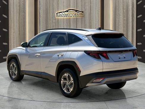 Used 2025 Hyundai Tucson Blue AWD/4WD image 5