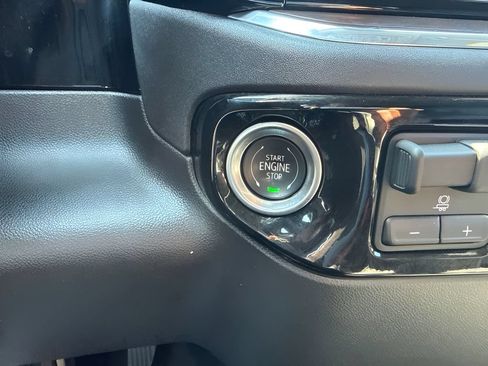 Used 2025 GMC Sierra 1500 SLT RWD image 16