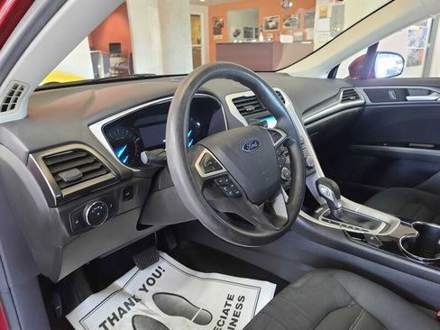 Used 2014 Ford Fusion SE image 9