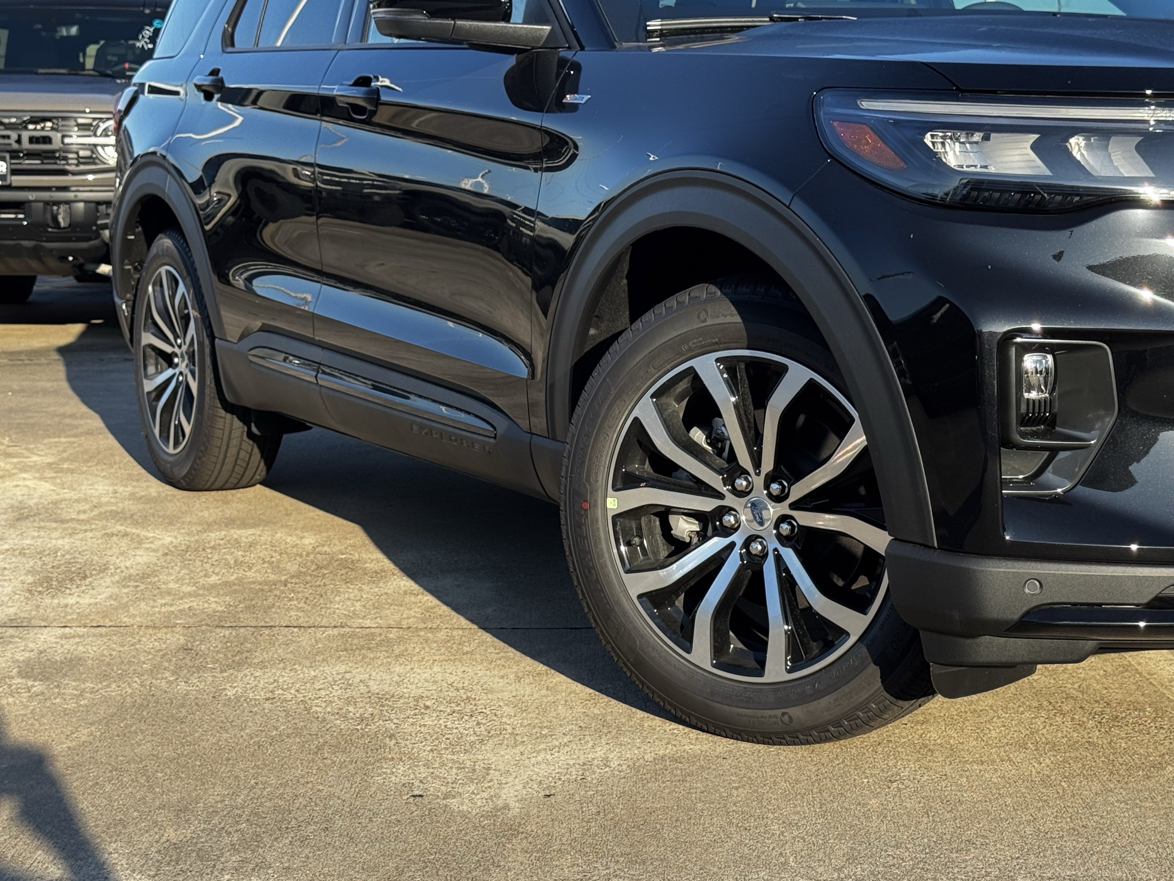 New 2026 Ford Explorer ST-Line RWD image 3
