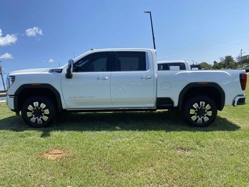 Used 2025 GMC Sierra 2500 Denali w/ Denali Reserve Package AWD/4WD image 4