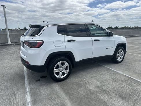 Used 2023 Jeep Compass Sport AWD/4WD image 15