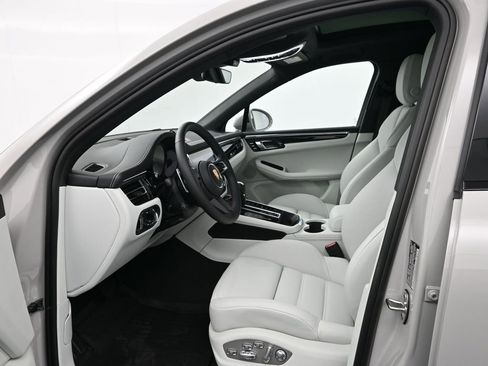 Certified 2026 Porsche Macan S image 4