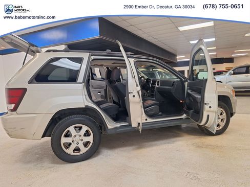 Used 2009 Jeep Grand Cherokee Laredo w/ Sun/Sound Group image 8