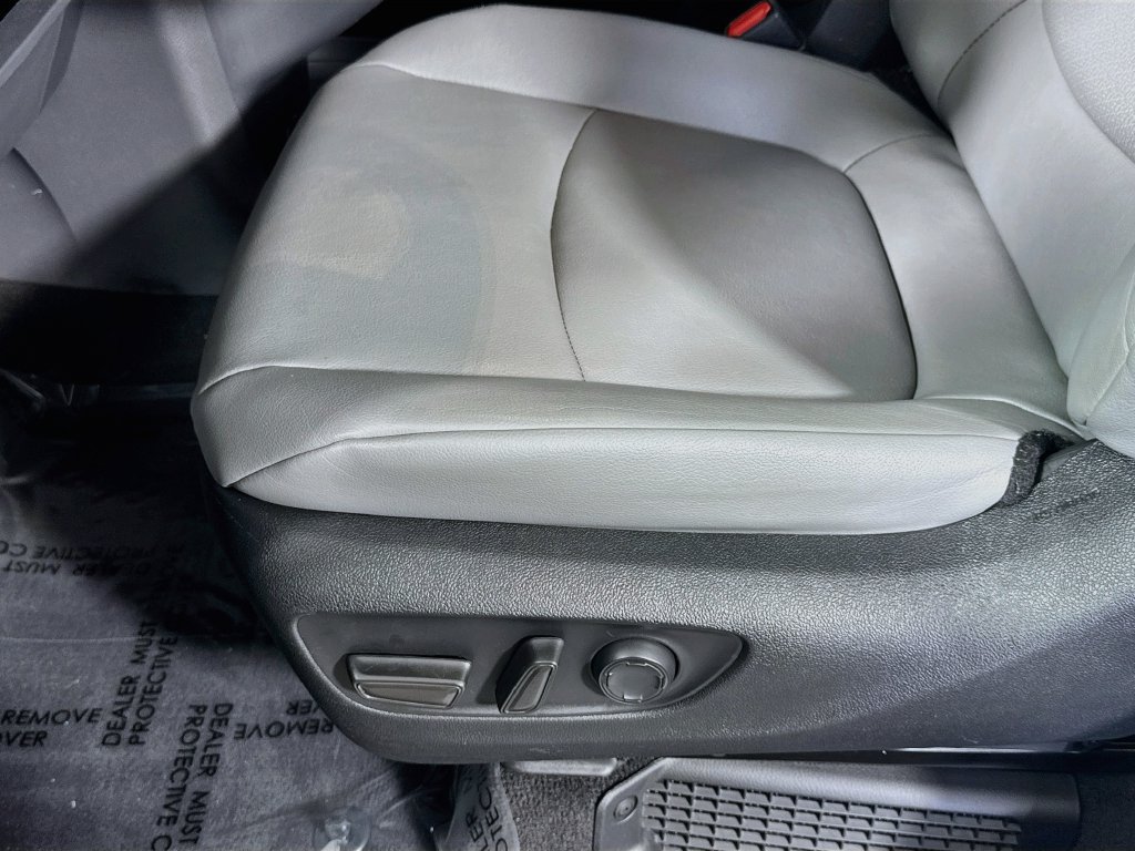 Used 2023 Toyota Sienna XLE AWD/4WD image 16