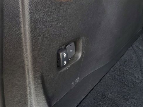 Certified 2024 Ford Edge SEL w/ Convenience Package image 9