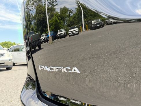 New 2027 Chrysler Pacifica Select w/ Family Tech Group FWD image 17