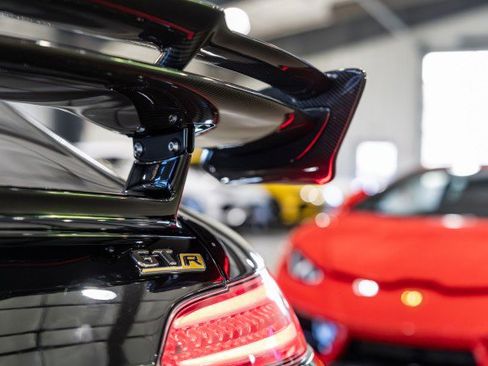 Used 2018 Mercedes-Benz AMG GT R image 37