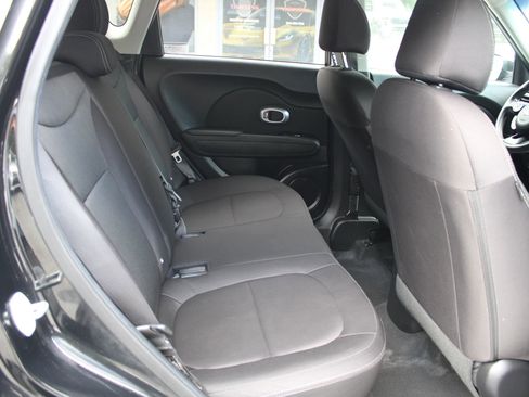 Used 2017 Kia Soul image 18