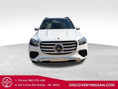 Used 2025 Mercedes-Benz GLS 450 4MATIC image 2