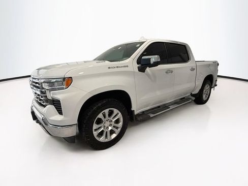 Used 2023 Chevrolet Silverado 1500 LTZ AWD/4WD image 3