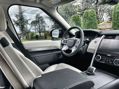 New 2026 Land Rover Discovery Dynamic SE AWD/4WD image 14