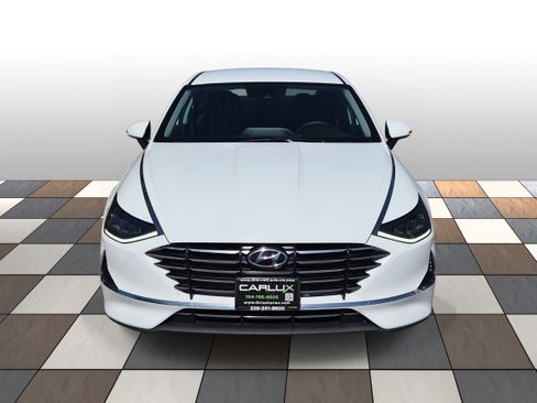 Used 2023 Hyundai Sonata SE FWD image 2