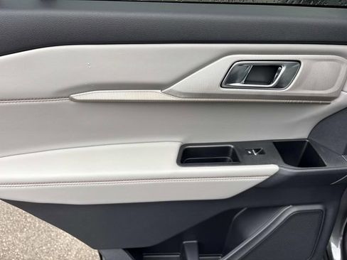 New 2026 Ford Explorer Active w/ Active Comfort Package image 20