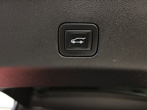 Certified 2021 Chevrolet Tahoe High Country w/ Premium Package image 20