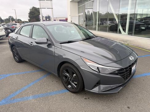 Used 2022 Hyundai Elantra SEL FWD image 10