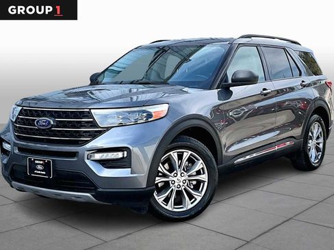 Used 2023 Ford Explorer XLT w/ Equipment Group 202A image 1