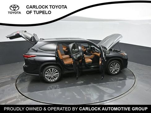 Used 2023 Toyota Highlander Platinum image 53
