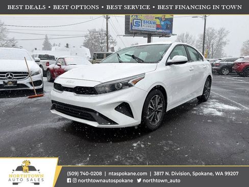 Used 2023 Kia Forte LXS image 1