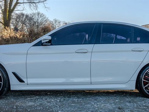 Used 2021 BMW 540i w/ Executive Package image 2