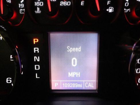 Used 2019 Chevrolet Silverado 1500 Custom w/ Custom Convenience Package AWD/4WD image 19