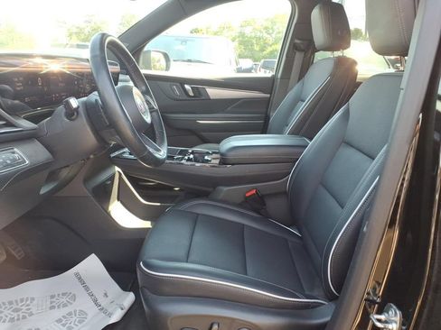 Used 2025 Buick Enclave Preferred w/ Trailering Package, 5000 lbs. AWD/4WD image 13