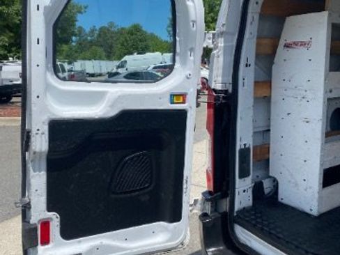 Used 2019 Ford Transit 250 130 Low Roof w/ Exterior Upgrade Package RWD image 9