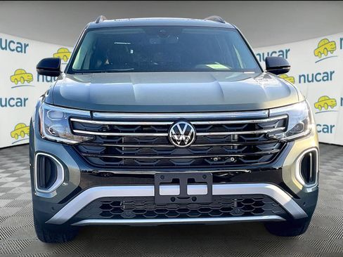 New 2026 Volkswagen Atlas Peak Edition image 3