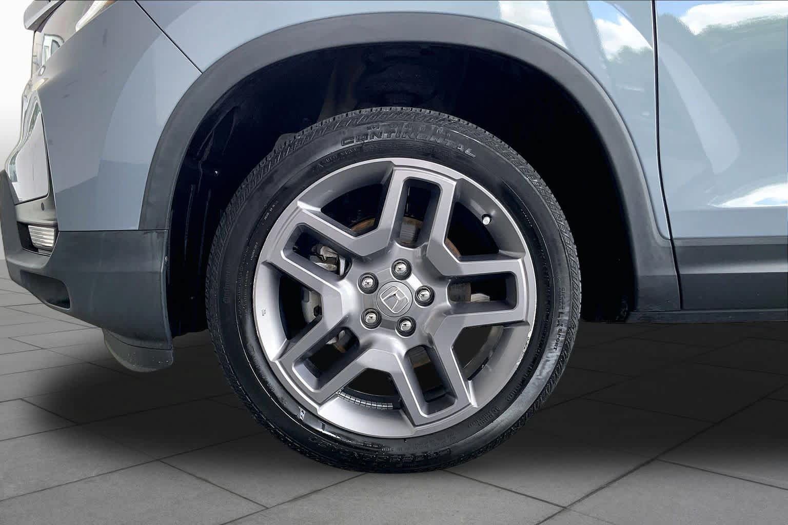 Used 2023 Honda Passport EX-L image 11